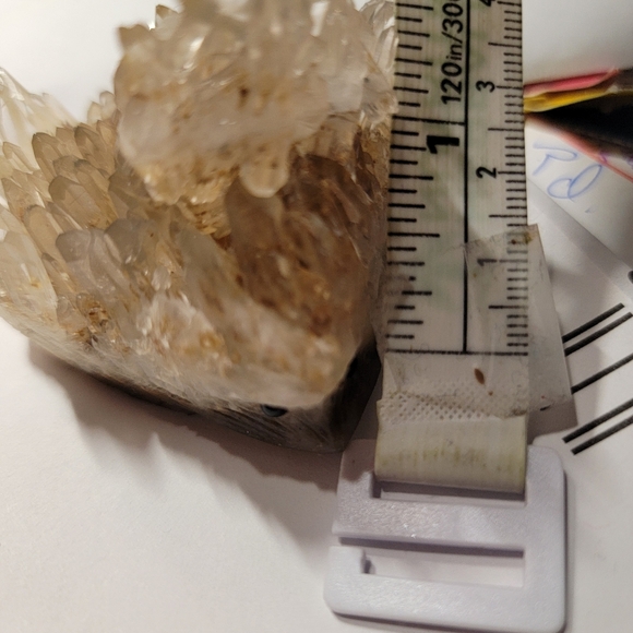 NATURAL QUARTZ CLUSTER HEDGEHOG - Picture 2 of 7